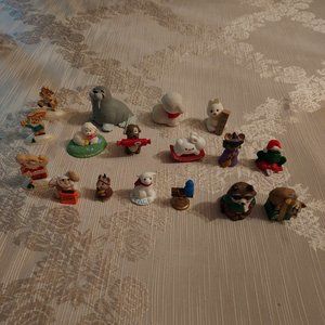 17 Hallmark Merry Miniatures Christmas, Halloween, Other 1980-1990's